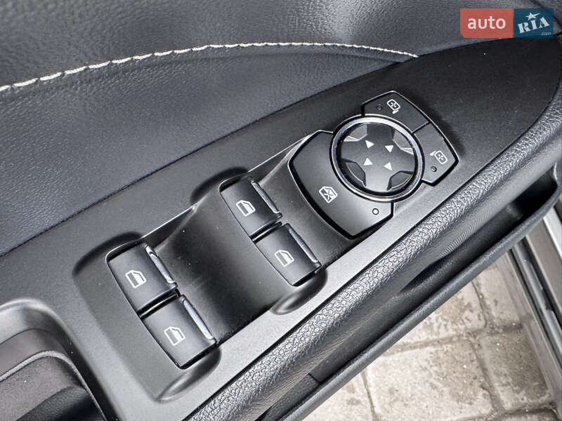 Седан Ford Fusion 2016 в Львове