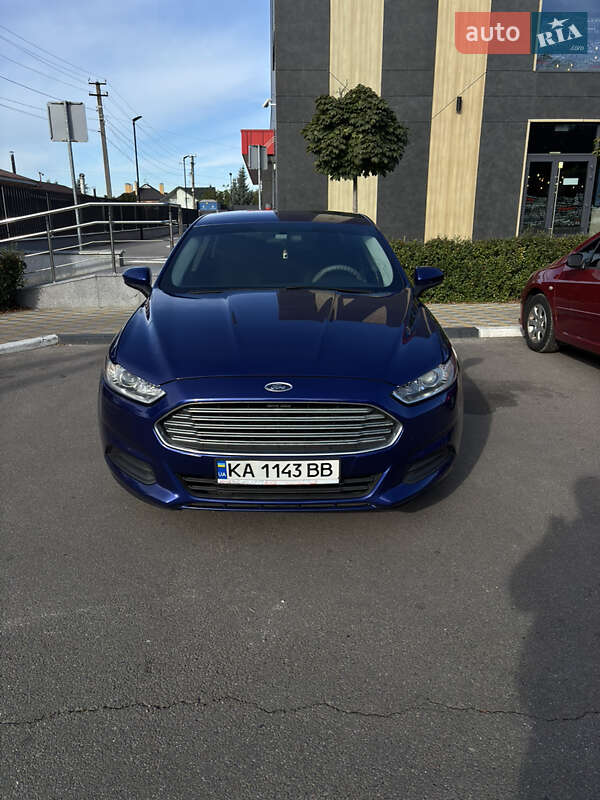 Седан Ford Fusion 2015 в 