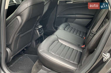 Седан Ford Fusion 2015 в 
