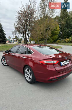 Седан Ford Fusion 2012 в 
