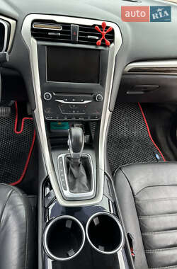 Седан Ford Fusion 2012 в 