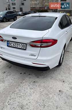 Седан Ford Fusion 2018 в 