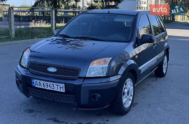 Хэтчбек Ford Fusion 2008 в 