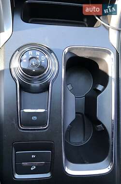 Седан Ford Fusion 2016 в 
