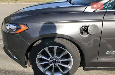 Седан Ford Fusion 2016 в 