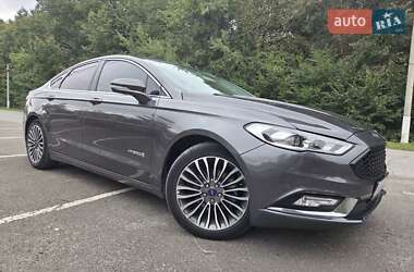Седан Ford Fusion 2016 в 