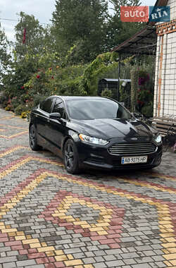 Седан Ford Fusion 2013 в Літині
