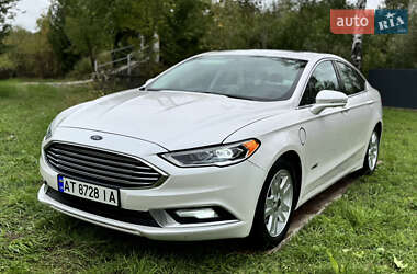 Седан Ford Fusion 2016 в 