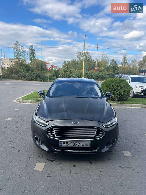 Седан Ford Fusion 2013 в Ужгороде
