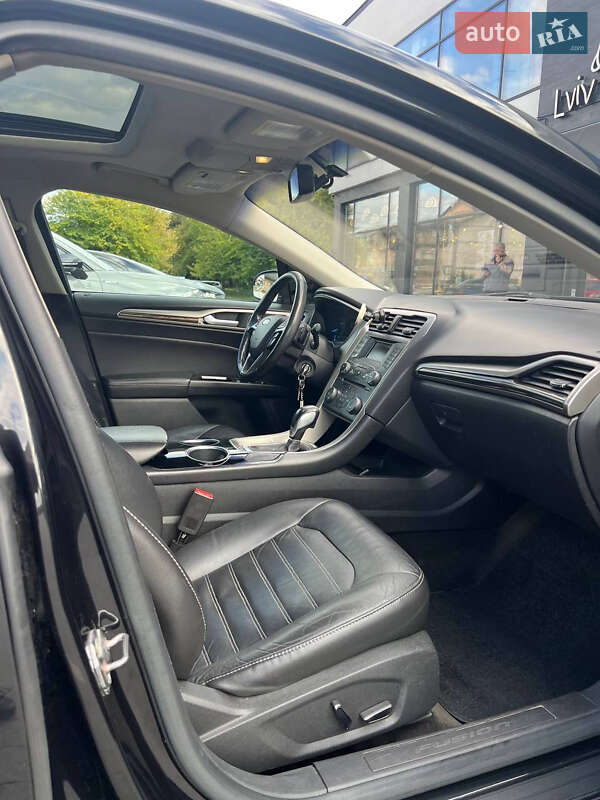 Седан Ford Fusion 2013 в Ужгороде