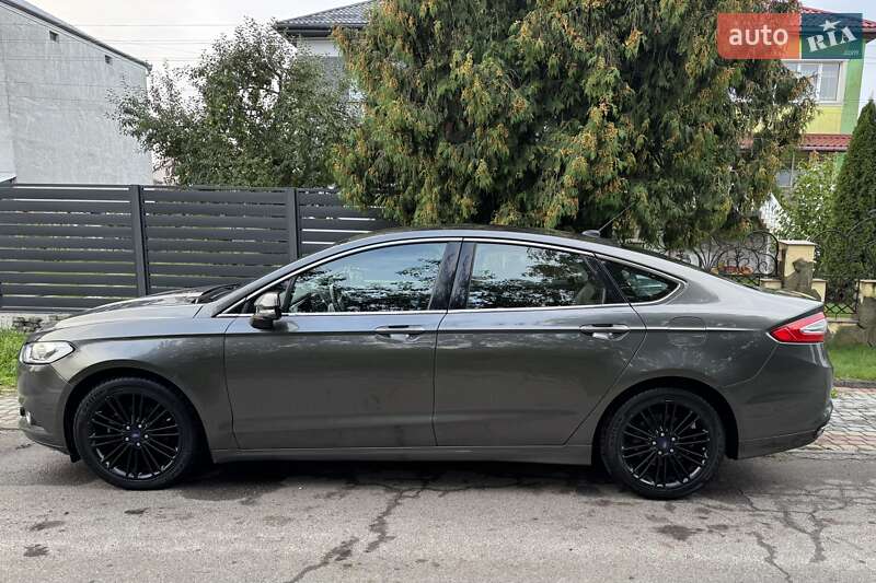 Седан Ford Fusion 2016 в Львове
