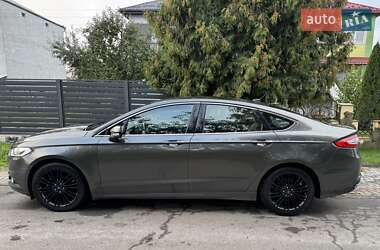 Седан Ford Fusion 2016 в 