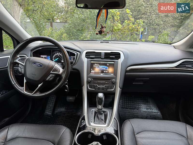 Седан Ford Fusion 2016 в Львове