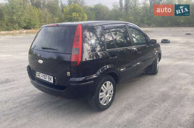 Хэтчбек Ford Fusion 2003 в 