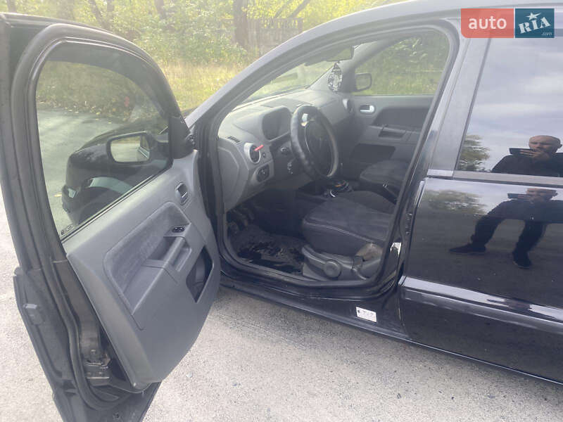 Хэтчбек Ford Fusion 2003 в Днепре