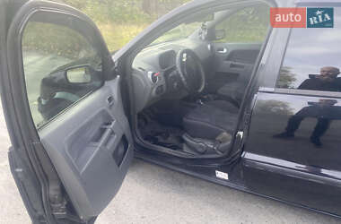 Хэтчбек Ford Fusion 2003 в 