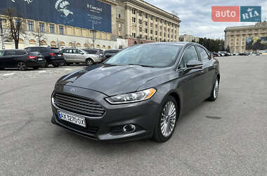 Седан Ford Fusion 2015 в 
