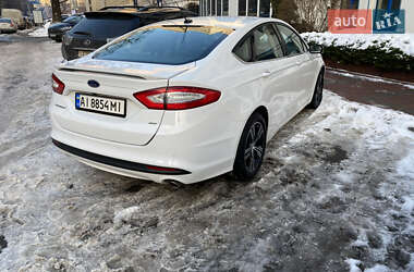 Седан Ford Fusion 2016 в 