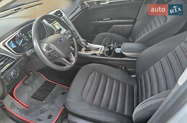 Седан Ford Fusion 2015 в 