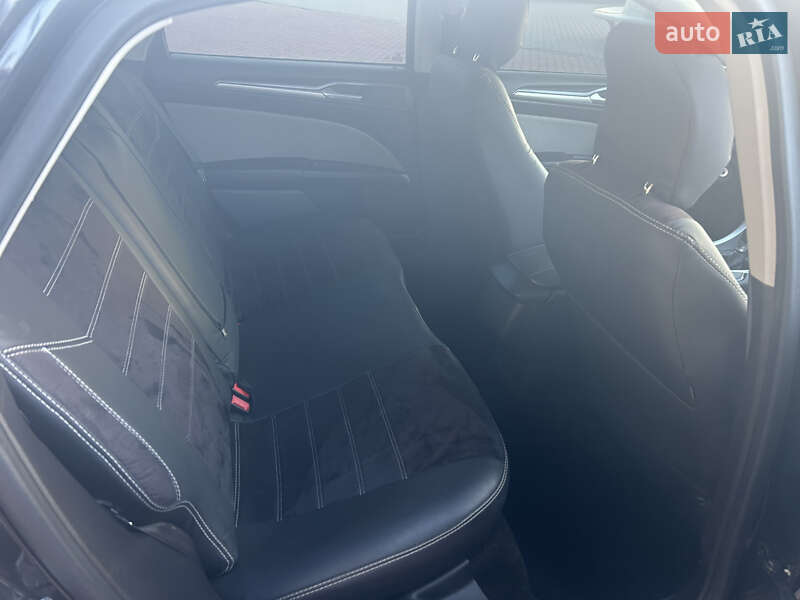Седан Ford Fusion 2014 в Харкові