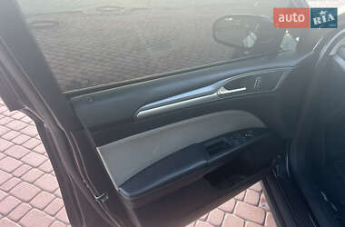 Седан Ford Fusion 2014 в 