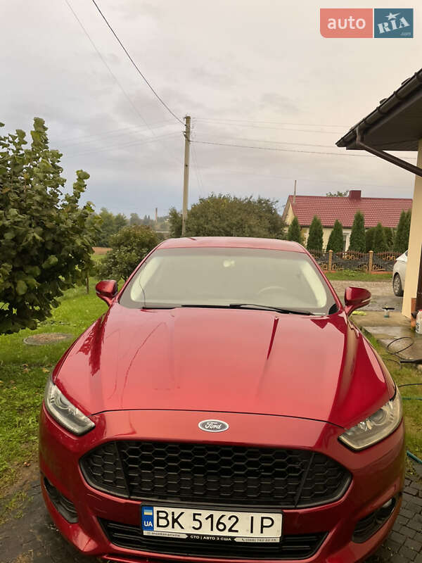 Седан Ford Fusion 2013 в Ровно
