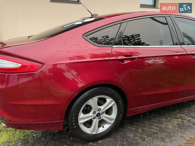Седан Ford Fusion 2013 в Ровно