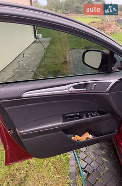 Седан Ford Fusion 2013 в 