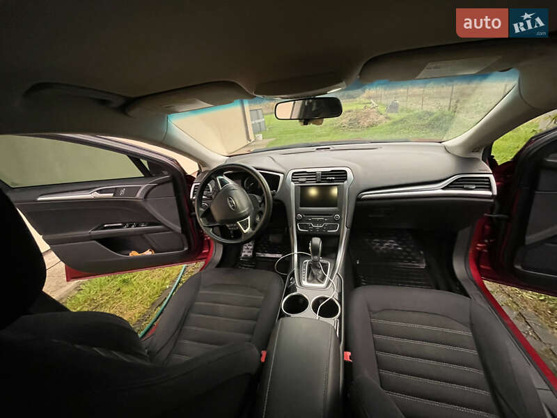 Седан Ford Fusion 2013 в Ровно