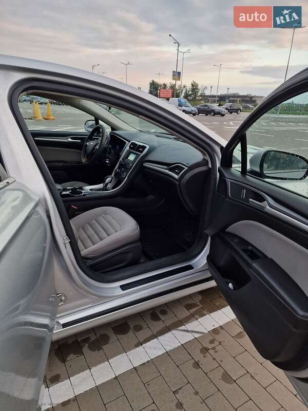 Седан Ford Fusion 2014 в Борисполі