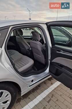 Седан Ford Fusion 2014 в 
