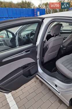 Седан Ford Fusion 2014 в 