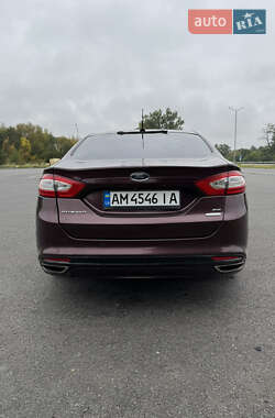 Седан Ford Fusion 2012 в 