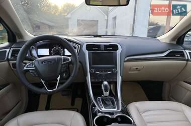 Седан Ford Fusion 2014 в 