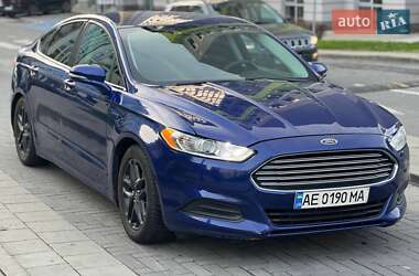 Седан Ford Fusion 2016 в 
