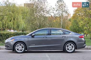 Седан Ford Fusion 2018 в 