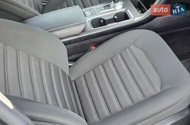 Седан Ford Fusion 2018 в 