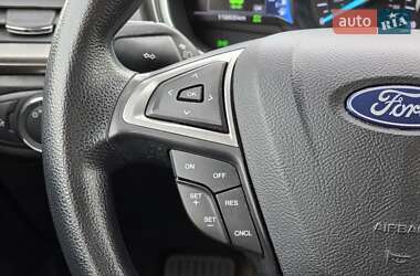 Седан Ford Fusion 2018 в 