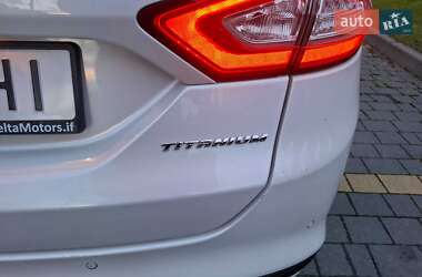 Седан Ford Fusion 2015 в 