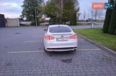 Седан Ford Fusion 2015 в 