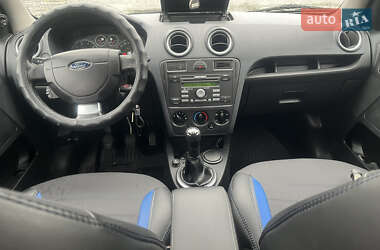 Хетчбек Ford Fusion 2012 в 