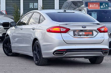 Седан Ford Fusion 2016 в 