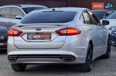 Седан Ford Fusion 2016 в 