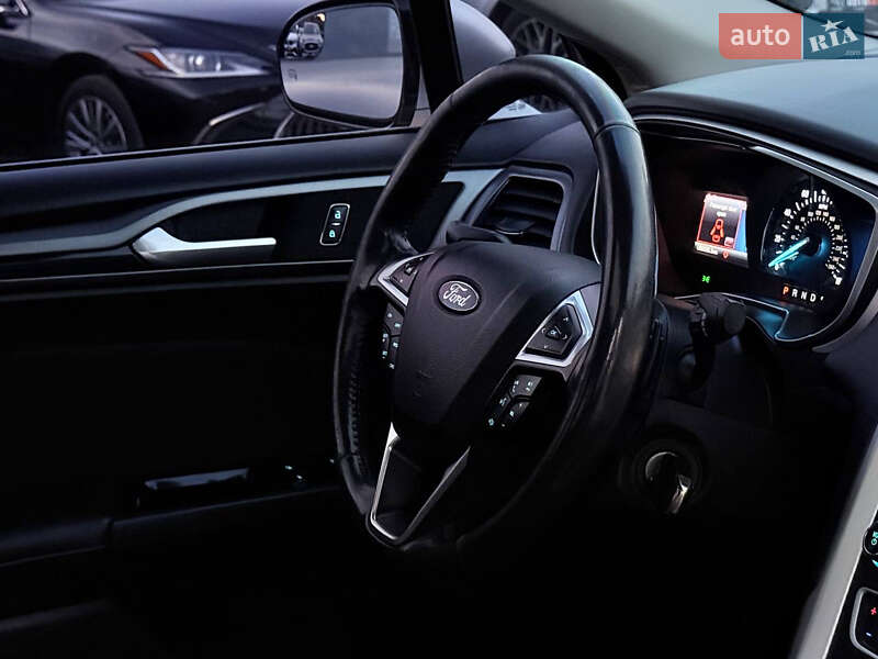 Седан Ford Fusion 2016 в Харкові