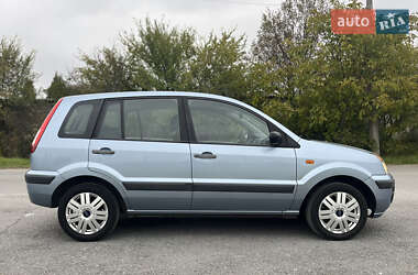 Хэтчбек Ford Fusion 2006 в 