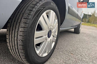 Хэтчбек Ford Fusion 2006 в 