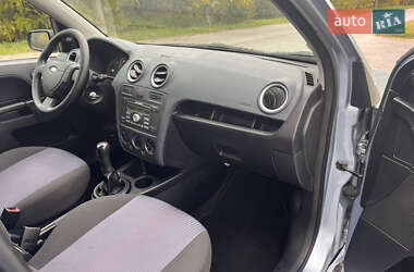 Хэтчбек Ford Fusion 2006 в 