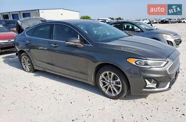 Седан Ford Fusion 2018 в 