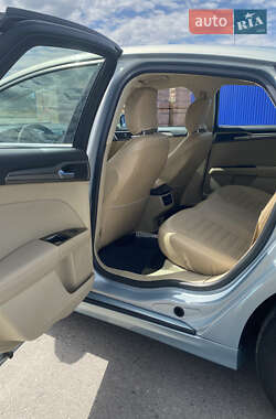 Седан Ford Fusion 2014 в 