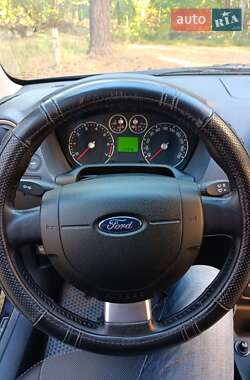 Хетчбек Ford Fusion 2010 в 
